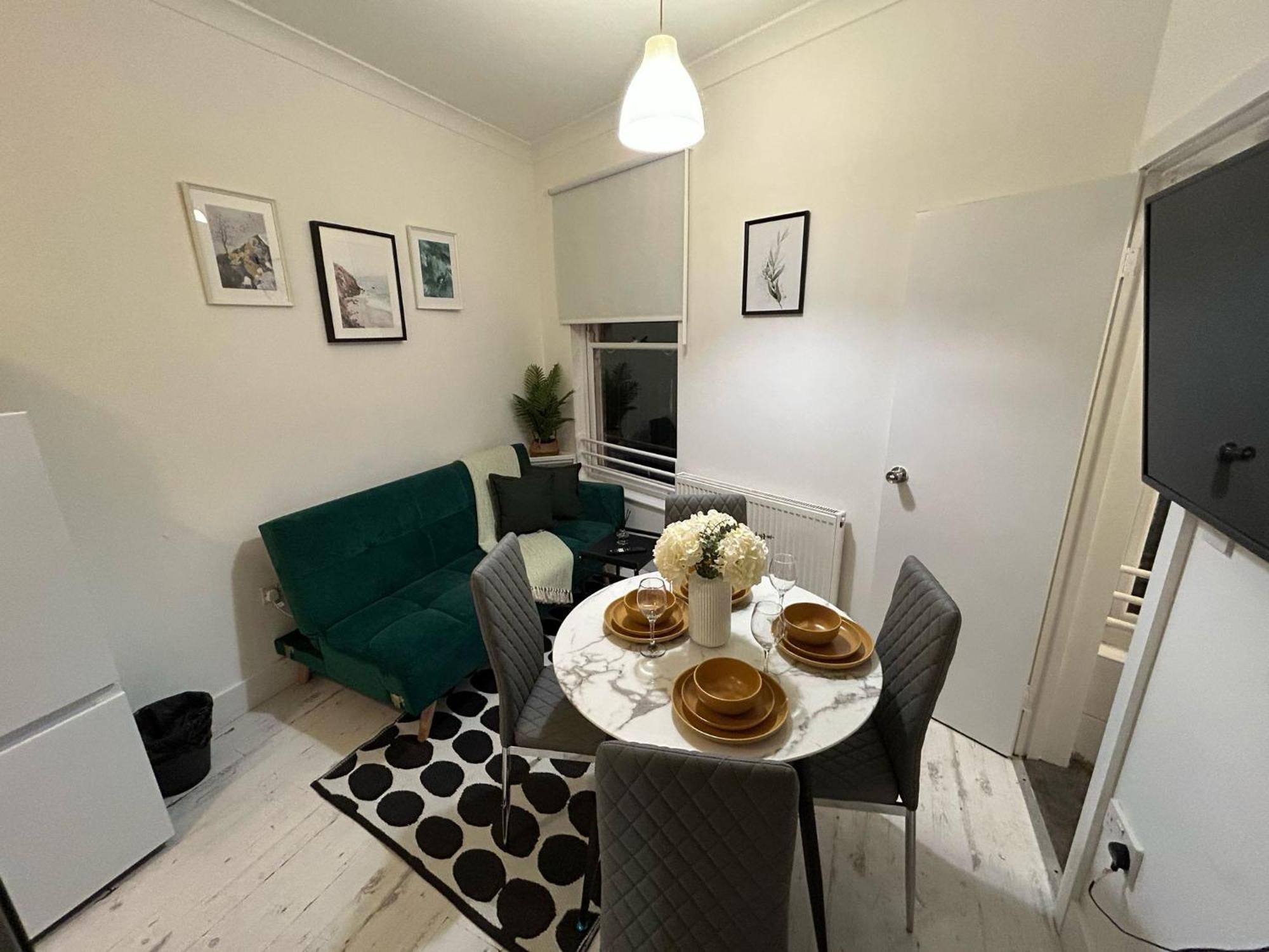 Appartamento Affordable Studio, 1, 2 And 3 Bed In E14 Londra
